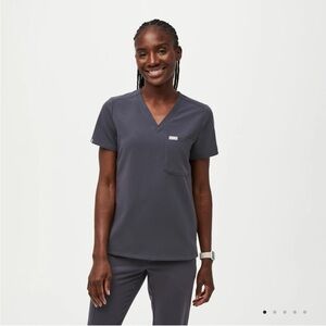 Figs Catarina Scrub Top in Charcoal